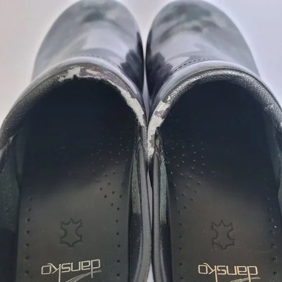 Dansko Professional Clogs. Size 42 - Picture 7 of 8